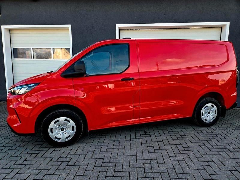 Gebraucht Ford Transit Custom Trend 136 PS (100 kW) 2025 Rot Van / Kleinbus