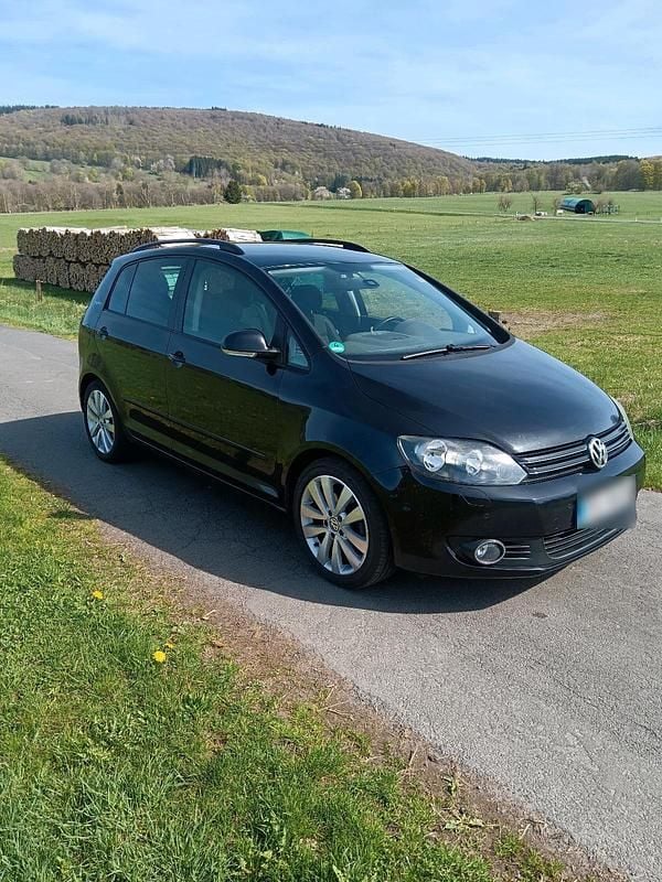 Second-hand VW Golf VI 105 CP (77 kW) 2010 Negru Hatchback