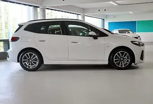 Gebraucht BMW 220 Luxury Line 170 PS (125 kW) 2025 Weiß Coupé