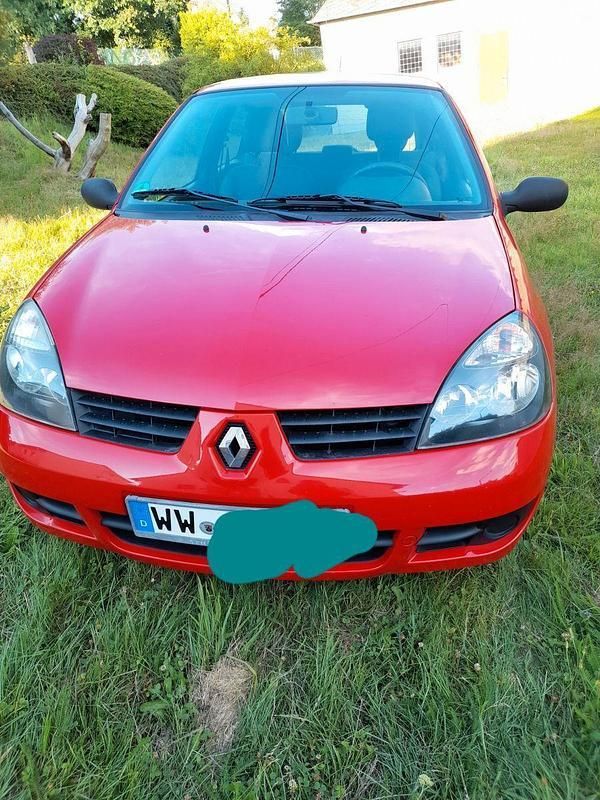 Rot Gebraucht 2009 Renault Clio II Campus Limousine | 1.750 € (Guter Preis) - Bild 1/4
