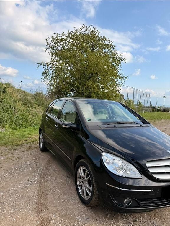 Gebraucht Mercedes E200 193 PS (141 kW) 2007 Schwarz Limousine