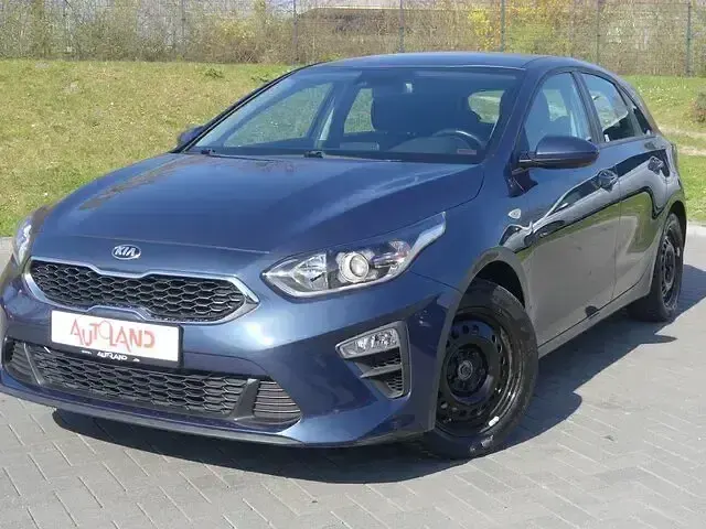 Gebraucht Kia Ceed 140 PS (102 kW) 2019 Blau Kleinwagen