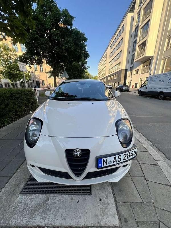Weiß Gebraucht 2009 Alfa Romeo MiTo Distinctive Kleinwagen | 3.200 € (Etwas zu teuer) - Bild 1/4