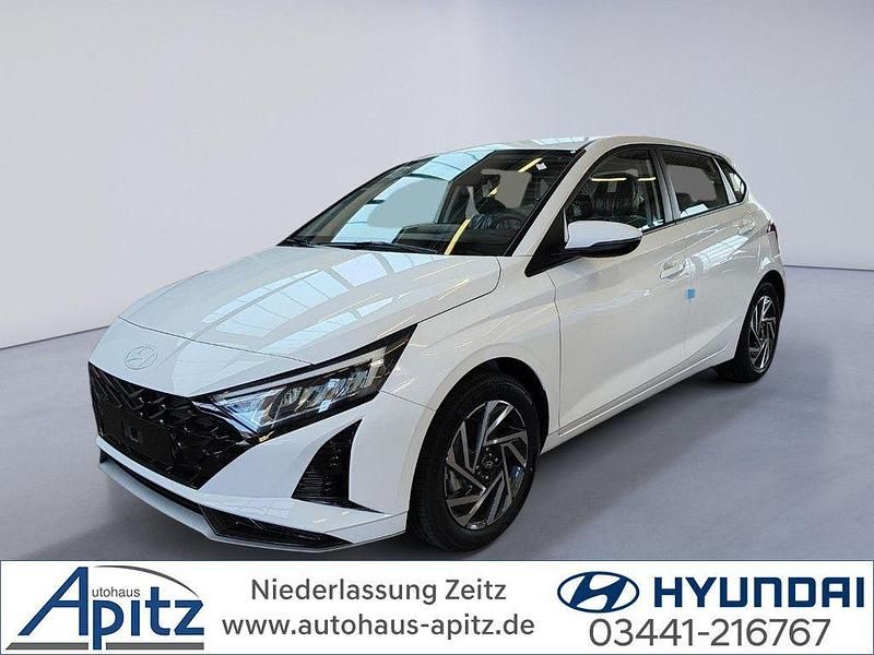 Weiß Neu 2025 Hyundai i20 Trend Limousine | 20.890 € (Fairer Preis) - Bild 1/4