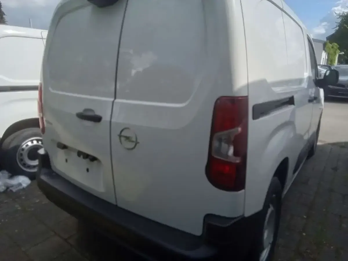 Neu Opel Combo 102 PS (75 kW) 2026 Kaolin weiss Van / Kleinbus