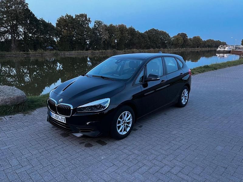 Schwarz Gebraucht 2019 BMW 218 Advantage Kombi | 16.499 € (Fairer Preis) - Bild 1/1