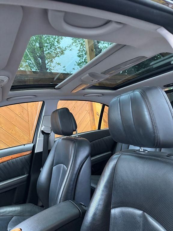 Second-hand Mercedes E320 Elegance 224 CP (164 kW) 2008 Albastru Berlinǎ
