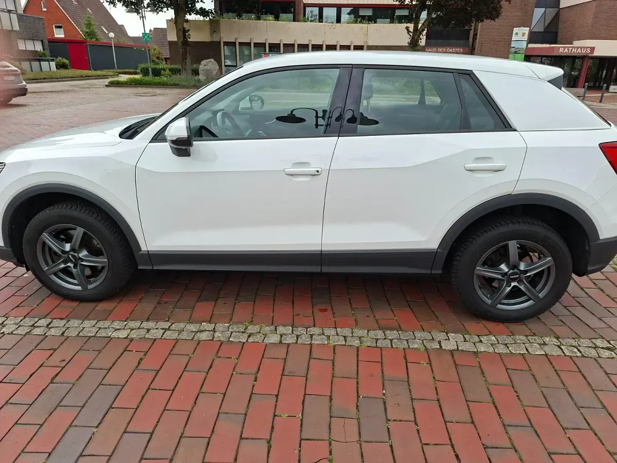 Gebraucht Audi Q2 Sport 115 PS (84 kW) 2017 Weiß SUV