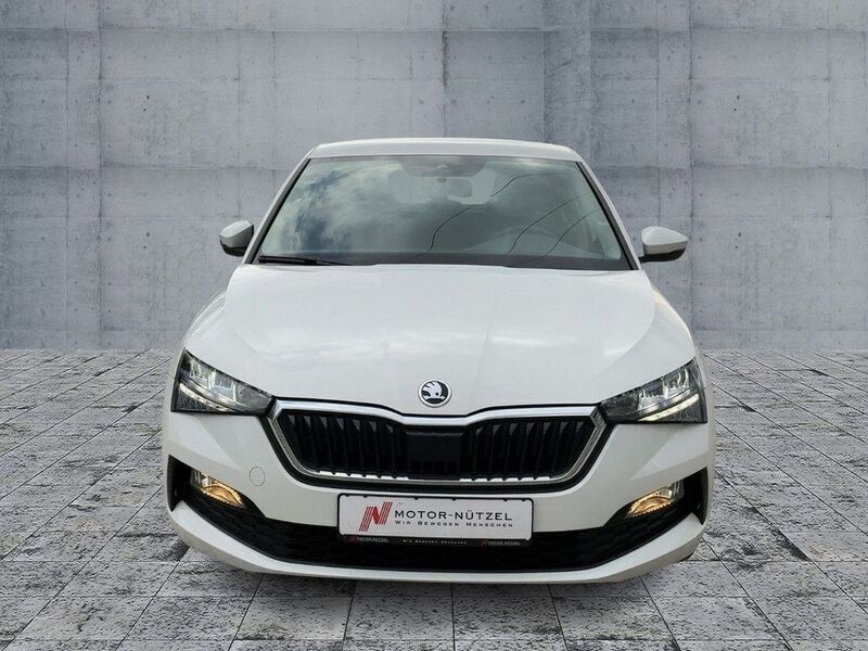 Gebraucht Skoda Scala Ambition 95 PS (69 kW) 2021 Candyweiss Kleinwagen