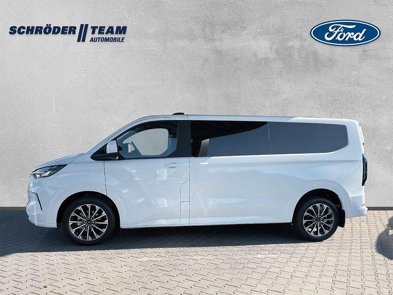 Neu Ford Tourneo Titanium 150 PS (110 kW) 2026 Weiß Van / Kleinbus