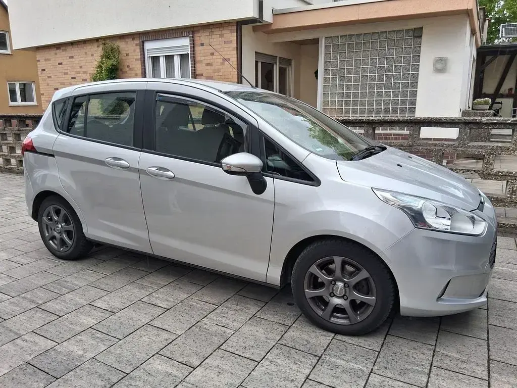 Używany Ford B-MAX 105 KM (77 kW) 2013 Srebrny Minivan