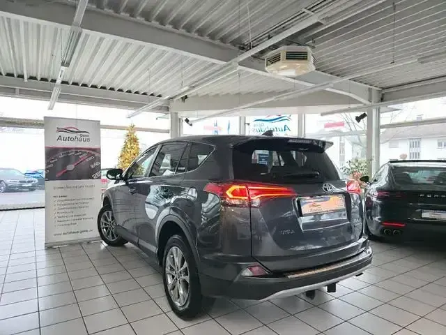 Gebraucht Toyota RAV4 Hybrid Team 155 PS (114 kW) 2018 Grau SUV