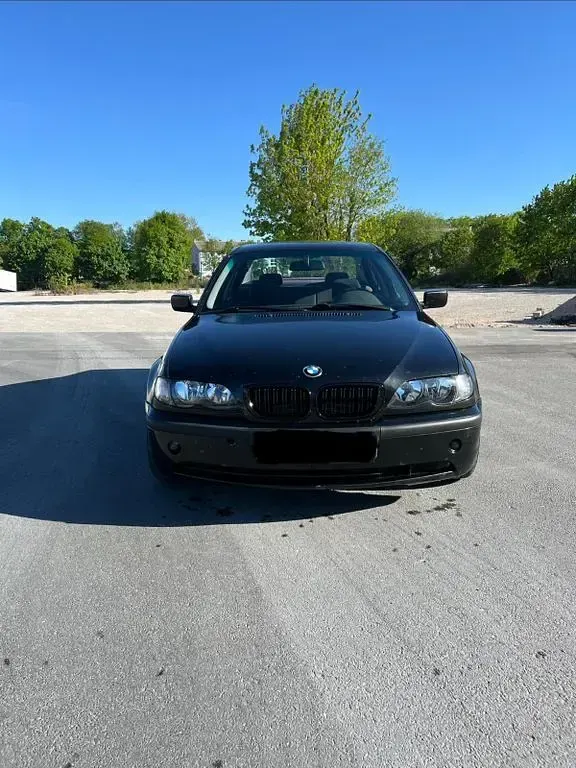 Używany BMW 320 150 KM (110 kW) 2002 Czarny Sedan/Limuzyna
