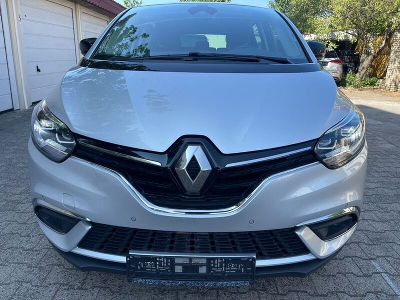 Grau Gebraucht 2021 Renault Scénic IV Business Van / Kleinbus | 13.800 € (Fairer Preis) - Bild 1/4