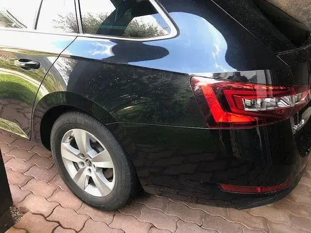 Gebraucht Skoda Superb 190 PS (139 kW) 2018 Schwarz Kombi