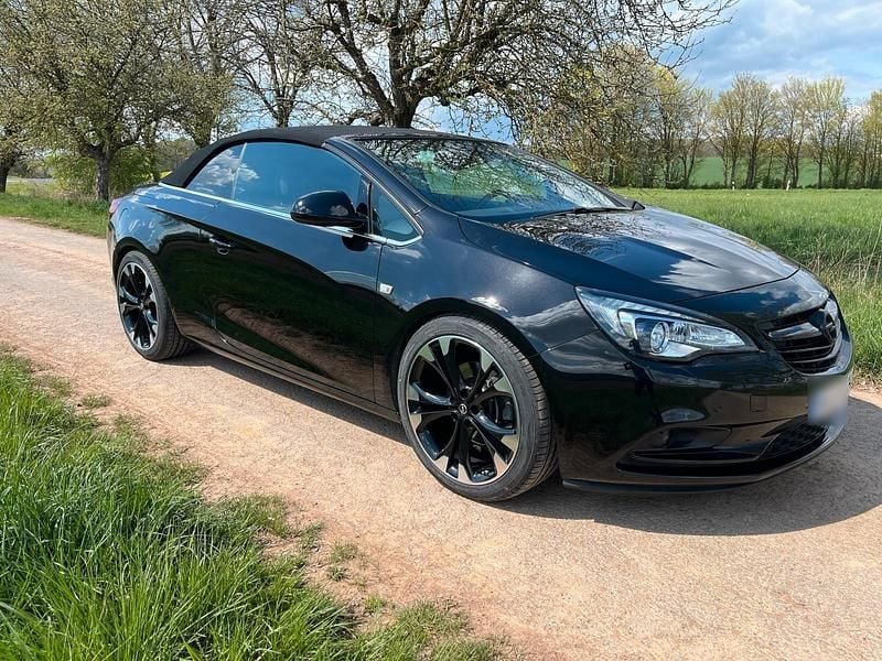 Second-hand Opel Cascada 170 CP (125 kW) 2017 Negru Cabrio