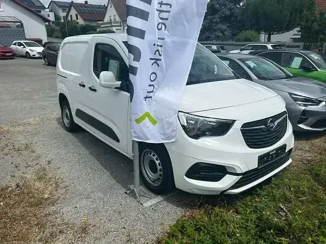 Gebraucht Opel Combo Edition 102 PS (75 kW) 2021 White jade Van / Kleinbus