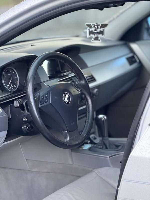 Gebraucht BMW 520 170 PS (125 kW) 2004 Silber Limousine