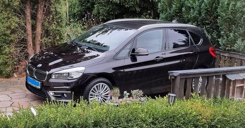 Braun Gebraucht 2015 BMW 220 M Sport Limousine | 14.000 € (Guter Preis) - Bild 1/4