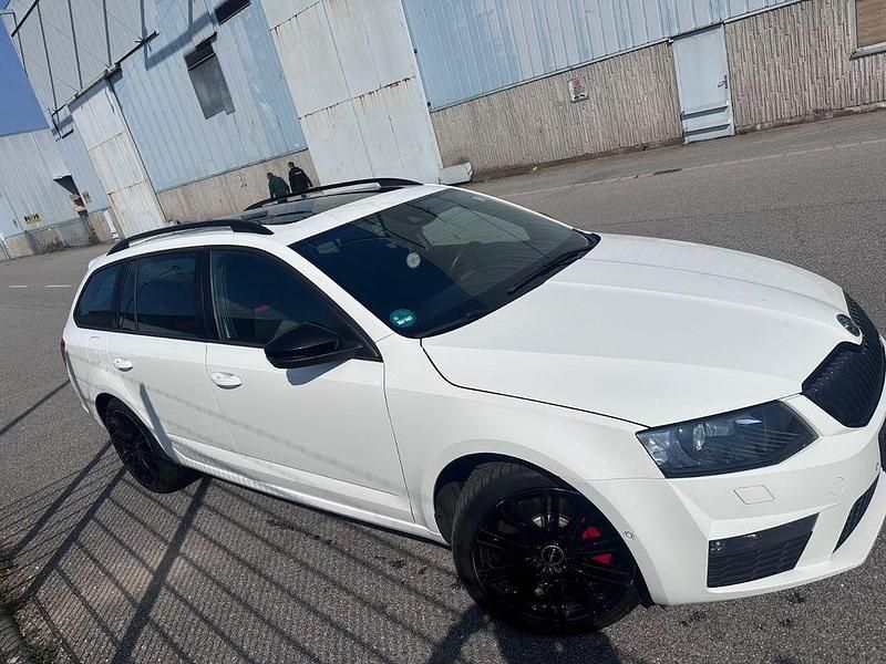 Gebraucht Skoda Octavia RS 184 PS (135 kW) 2014 Weiß Kleinwagen