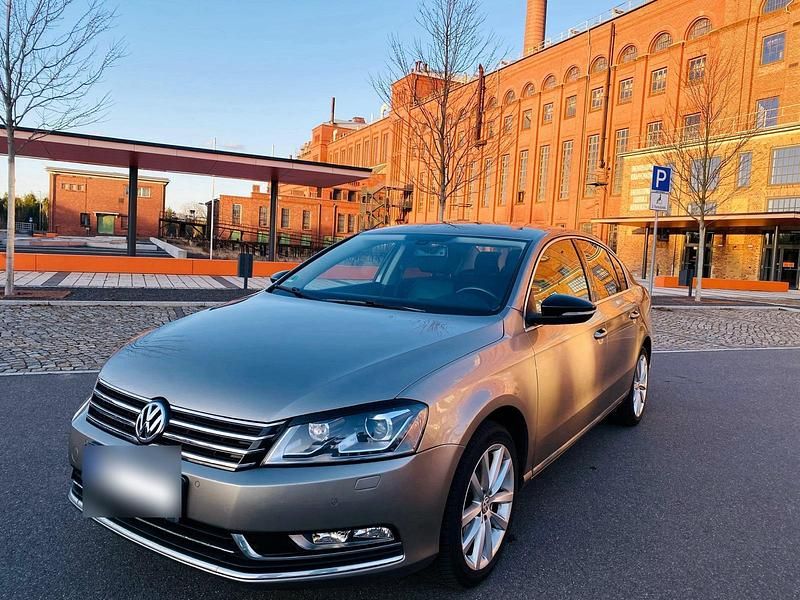 Gebraucht VW Passat Highline 211 PS (155 kW) 2013 Beige Limousine