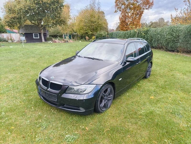 Gebraucht BMW 320 177 PS (130 kW) 2008 Schwarz Kombi