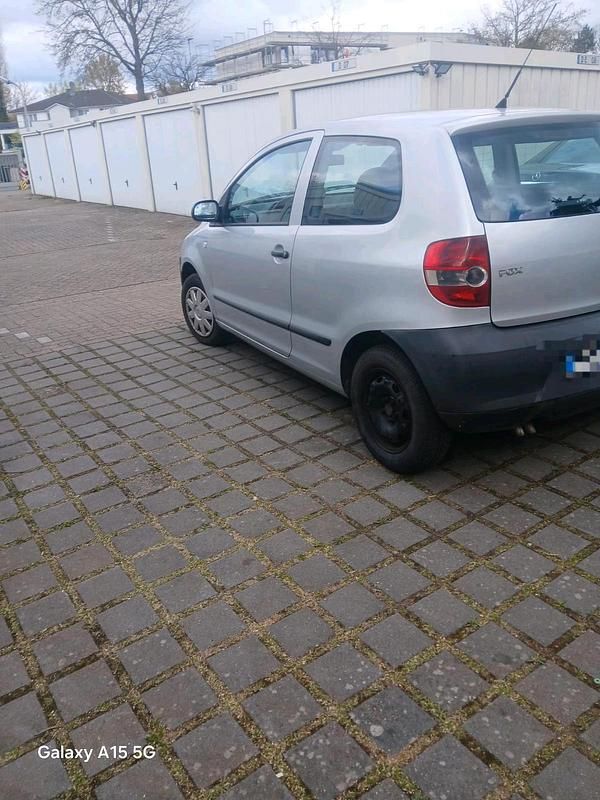 Usado VW Fox 70 HP (51 kW) 2010 Prateado Citadino