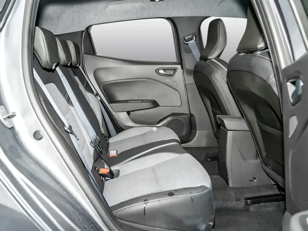 Gebraucht Renault Clio Techno 91 PS (66 kW) 2025 Dolomitgrau Kleinwagen