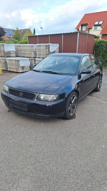 Blau Gebraucht 1997 Audi A3 Design Limousine | 1.300 € (Fairer Preis) - Bild 1/4