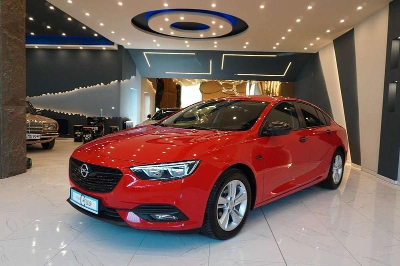 Rot Gebraucht 2018 Opel Insignia Edition Limousine | 10.999 € (Guter Preis) - Bild 1/4