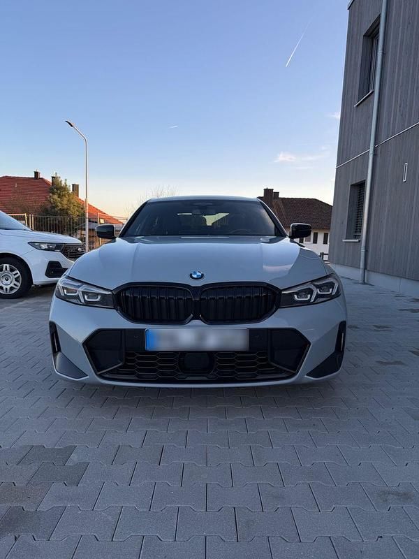 Gebraucht BMW 320 Shadowline 190 PS (139 kW) 2024 Grau Limousine