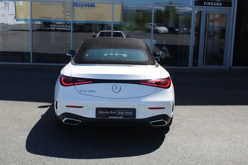 Gebraucht Mercedes CLE200 AMG 204 PS (150 kW) 2025 Weiß Cabrio