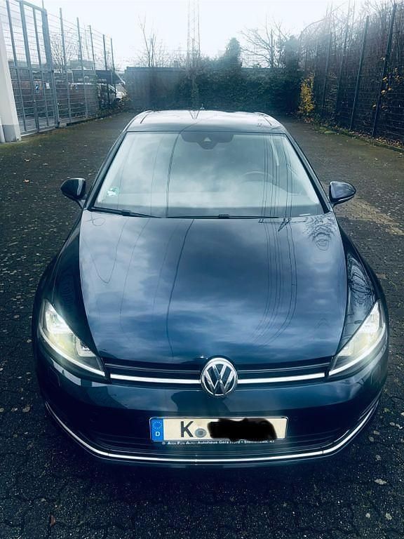 Blau Gebraucht 2016 VW Golf VII Highline Limousine | 16.600 € (Fairer Preis) - Bild 1/4