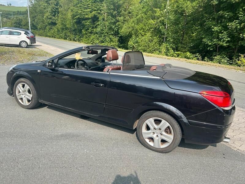 Schwarz Gebraucht 2010 Opel Astra Cabriolet Cabrio | 1.650 € (Fairer Preis) - Bild 1/4