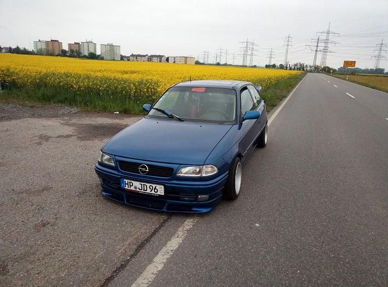 Gebraucht Opel Astra 135 PS (99 kW) 1996 Blau Kleinwagen