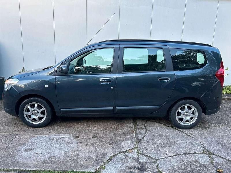 Gebraucht Dacia Lodgy Lauréate 83 PS (61 kW) 2012 Grau "comete" Van / Kleinbus