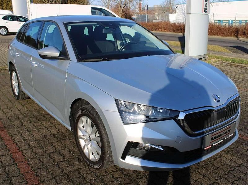 Gebraucht Skoda Scala Ambition 116 PS (85 kW) 2019 Brilliantsilber metallic Kleinwagen