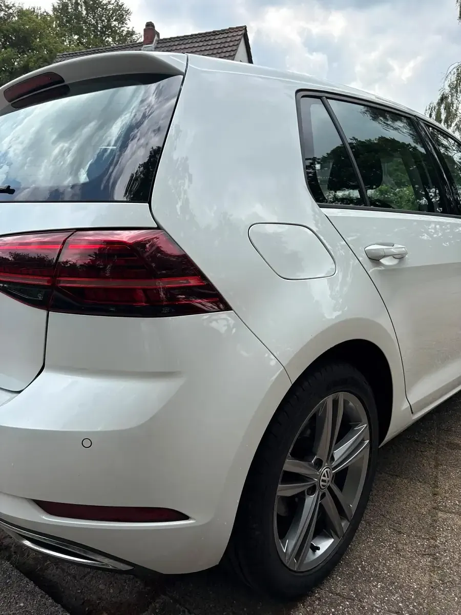 Gebraucht VW Golf VII Highline 125 PS (91 kW) 2017 Weiß Limousine