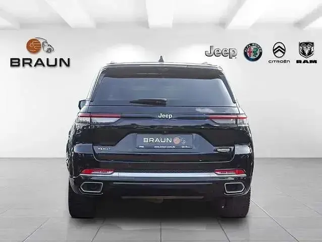 Gebraucht Jeep Grand Cherokee Summit 381 PS (280 kW) 2023 Diamond black SUV