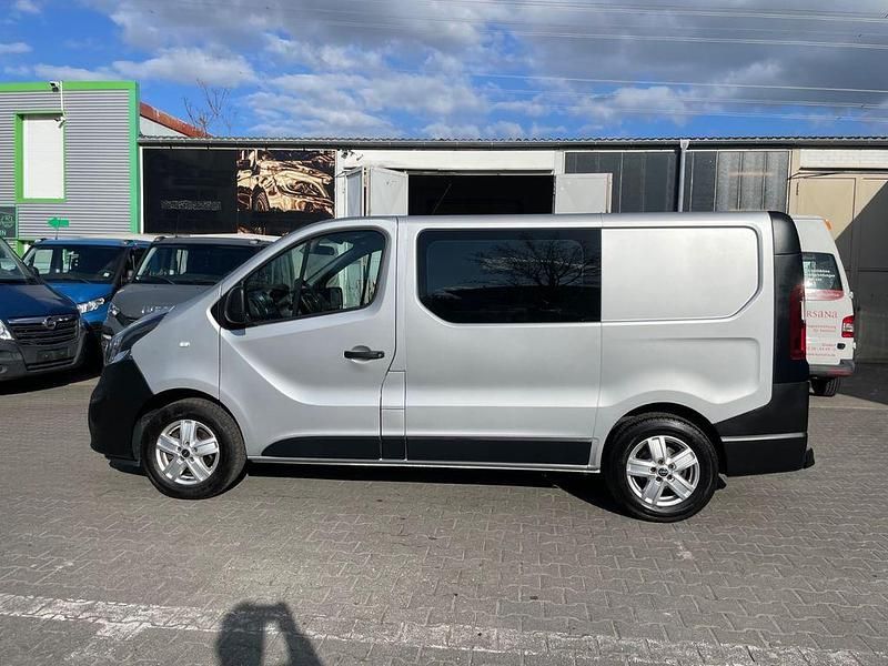Gebraucht Opel Vivaro 145 PS (106 kW) 2019 Silber Van / Kleinbus