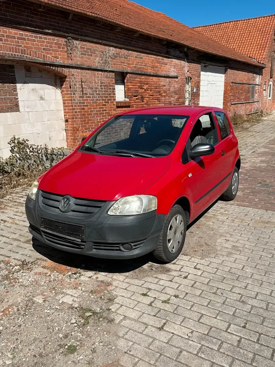 Gebraucht VW Fox 60 PS (44 kW) 2008 Rot Kleinwagen