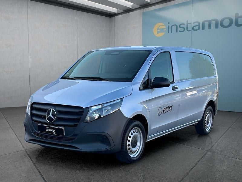 Silber Gebraucht 2025 Mercedes Vito Van / Kleinbus | 34.099 € (Fairer Preis) - Bild 1/4
