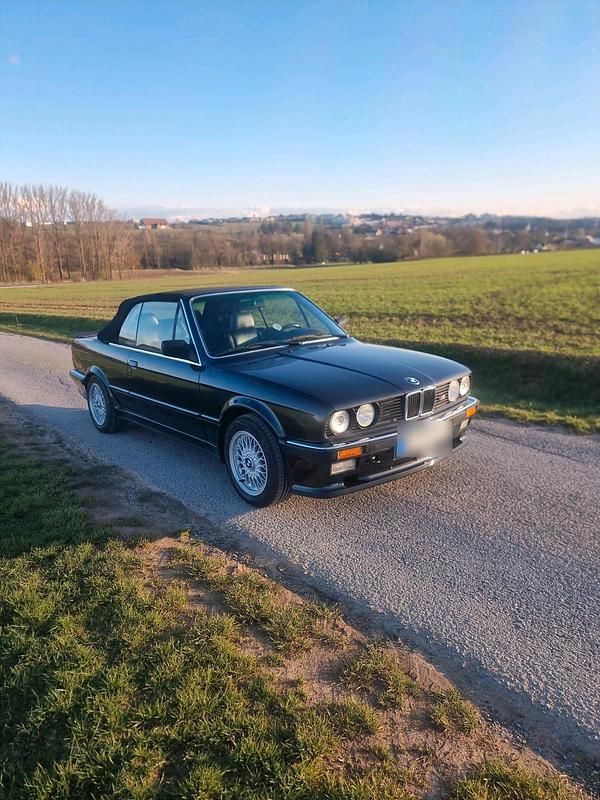 Gebraucht BMW 320 129 PS (94 kW) 1988 Schwarz Cabrio