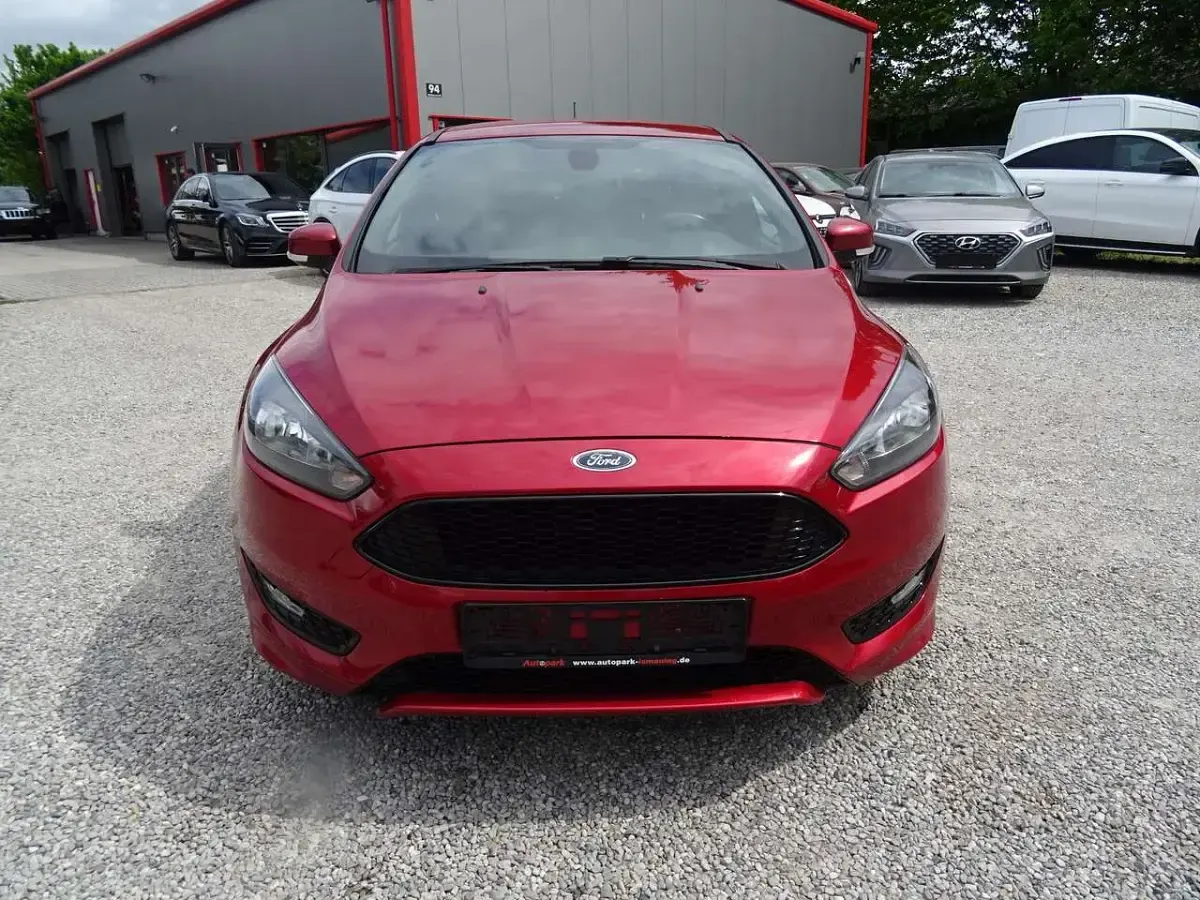 Używany Ford Focus ST-Line 150 KM (110 kW) 2017 Czerwony Kombi
