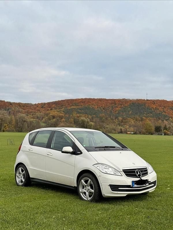 Weiß Gebraucht 2009 Mercedes A150 Kleinwagen | 3.299 € (Guter Preis) - Bild 1/4