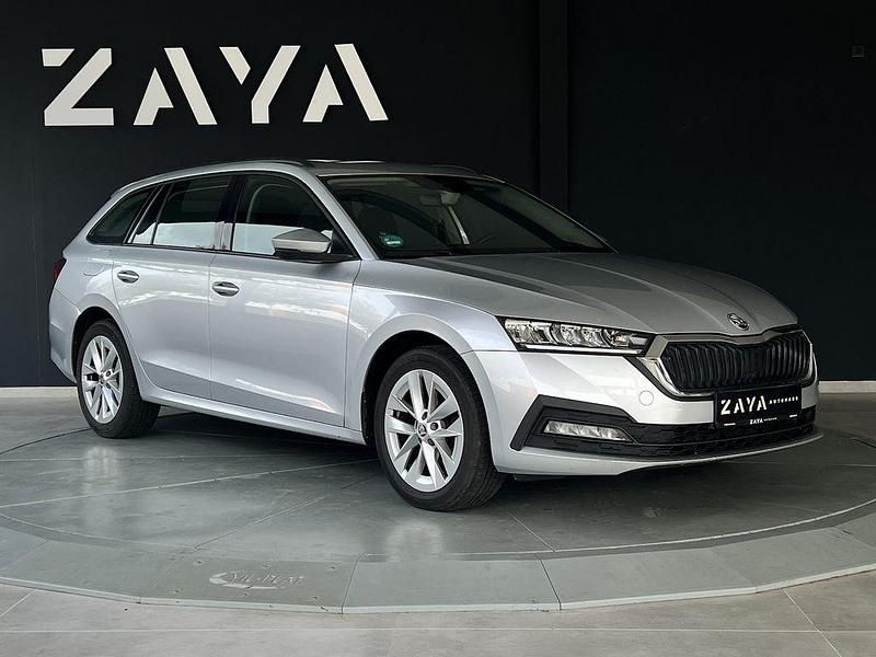 Silber Gebraucht 2022 Skoda Octavia Ambition Kombi | 16.950 € (Superpreis) - Bild 1/4