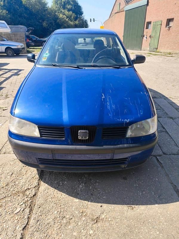 Blau Gebraucht 2025 Seat Ibiza Kleinwagen | 200 € - Bild 1/4