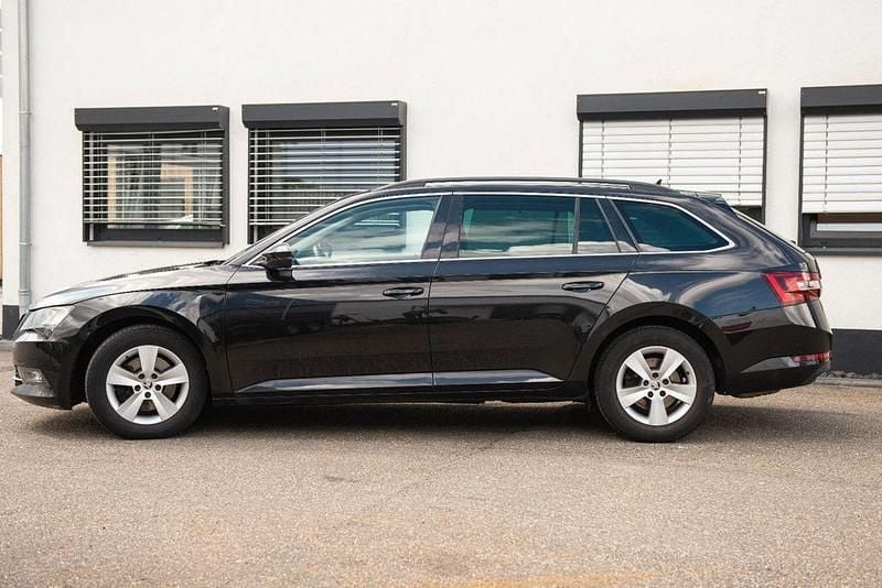 Gebraucht Skoda Superb Active 150 PS (110 kW) 2017 Schwarz Kombi