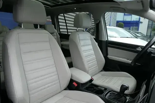 Gebraucht VW Touran Highline 2020 Weiss Van / Kleinbus