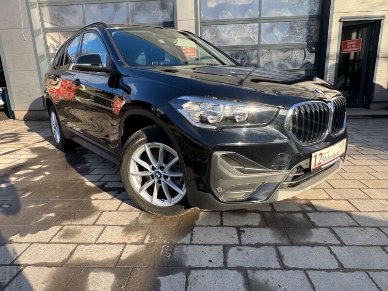 Schwarz Gebraucht 2020 BMW X1 Advantage SUV | 22.499 € (Guter Preis) - Bild 1/4
